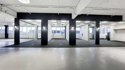 LAGER OG SHOWROOM MED FLOTTE KONTORFACILITETER – VAREELEVATOR LAGER OG SHOWROOM MED FLOTTE KONTORFACILITETER – VAREELEVATOR